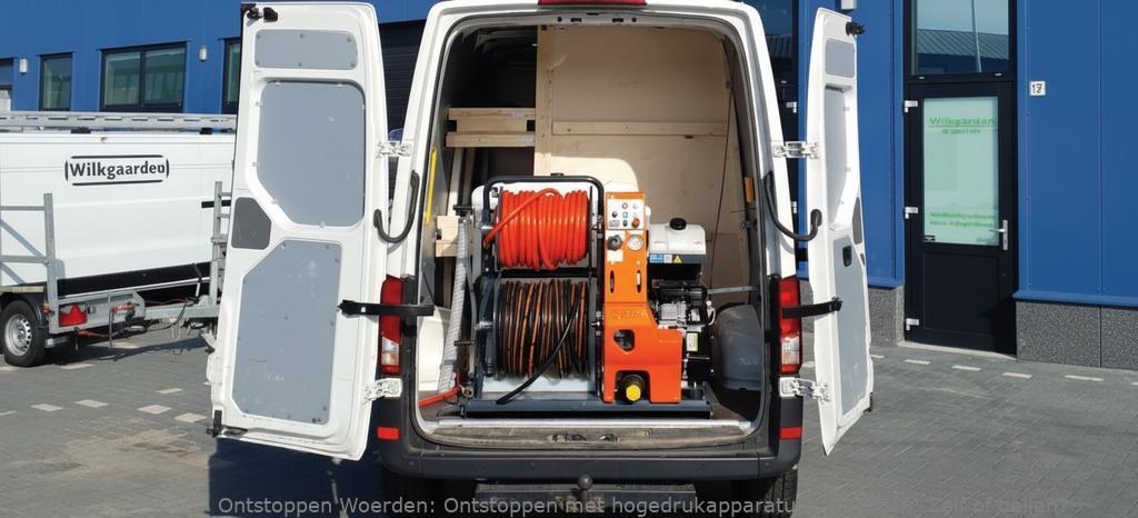 Ontstoppen met hogedrukapparatuur Woerden: Zelf of bellen?