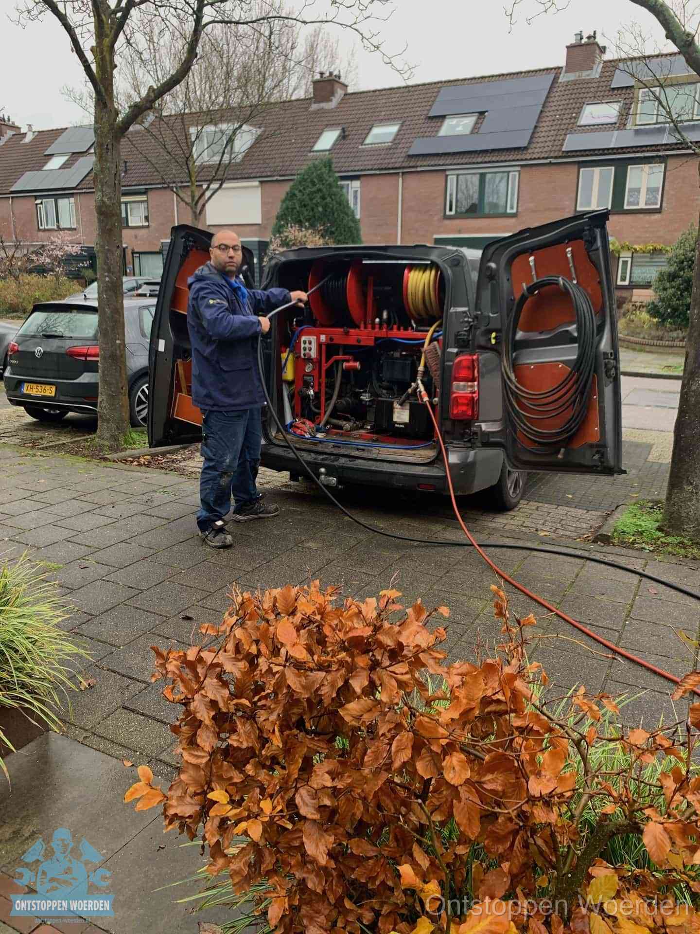 Rioolservice in de wijk in Woerden